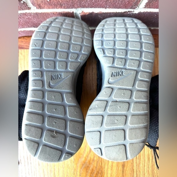 Nike Roshe One Sneaker Boots - Picture 4 of 7